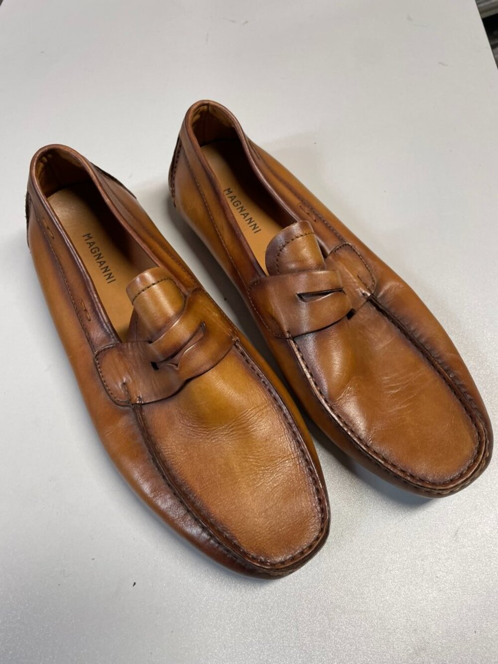 MAGNANNI Men's Dylan Leather Driving Shoe Size 7.5M